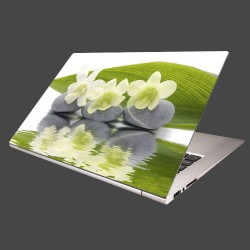 Nálepka na notebook - Biele kvety na kameňoch